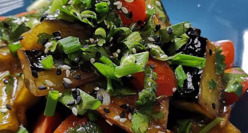 Любимейший салат из любимых. Всего то три простых ингредиента, а каков на вкус! На любой случай годится