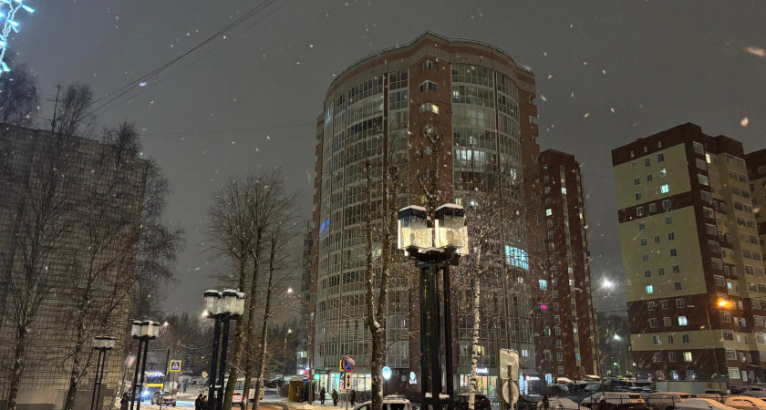 Авария в Подмосковье: многоквартирный дом ушел под воду из-за прорыва труб