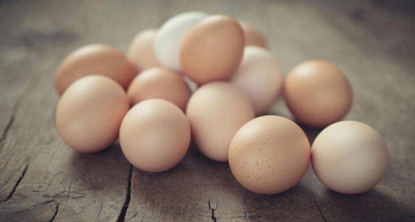Никогда не кладите яйца после варки в ледяную воду. Секрет, о котором многие не знают...