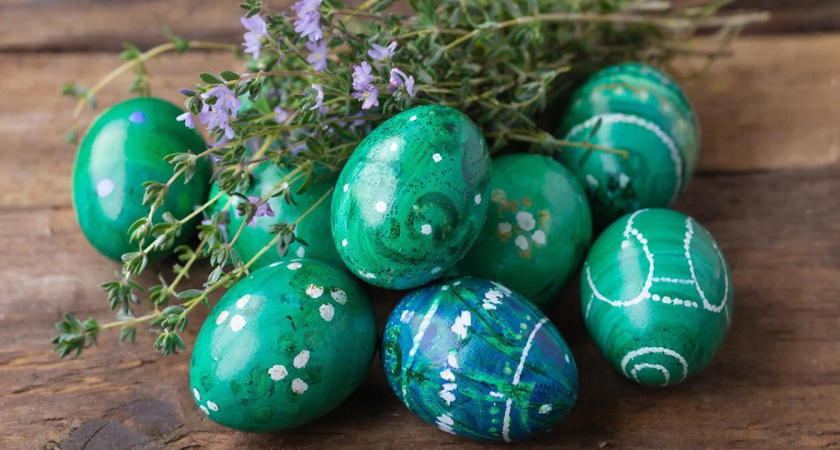 Покупаю в «Пятерочке» 2 простенькие травки — яйца получаются краше нефрита: настоящее чудо за 2 минуты