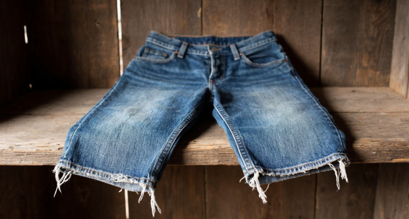 Старые джинсы превращаются в полезные вещи для быта – 10 способов сэкономить на покупках