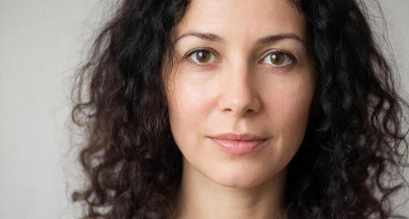 Кожа как после 10 часов сна: эта техника делает лицо свежим ещё до нанесения макияжа