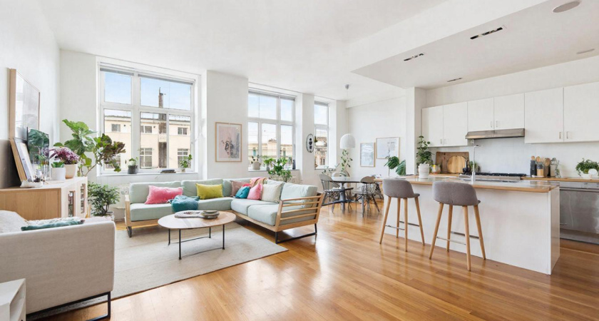 Обои и ткань с узорами ушли в прошлое - и вот почему: дизайнеры объяснили, как сделать трендовый ремонт