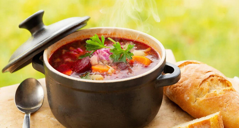 Секрет шеф-поваров: почему в борщ нельзя класть морковь — что можно добавить вместо нее
