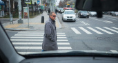Шаг на «зебру» теперь не работает: вот когда водитель должен уступить пешеходу и что ответить инспектору ГИБДД