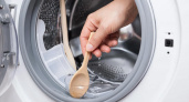 Всегда кладу ложку в барабан стиралки — теперь вещи чище и полотенца как новые