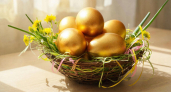 Ярче и красивее, чем от луковой шелухи: этот овощ окрасит яйца в дорогой золотой — на Пасху произведут фурор