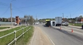 В Подмосковье скорая помощь столкнулась с легковой машиной и опрокинулась на грузовик
