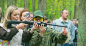 В Центральном парке Наро-Фоминска дети и родители учились собирать автомат