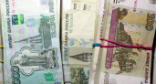 По 70 000 рублей в год. Новая выплата за непрерывный рабочий стаж 15 лет вводится в мае