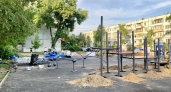 В Наро-Фоминске строители обновляют детскую площадку на улице Шибанкова