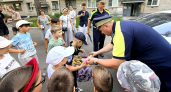 В Подмосковье сотрудники Госавтоинспекции исполнили мечту семилетнего мальчика
