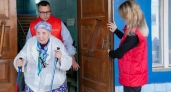 В Наро-Фоминске волонтеры помогли пенсионерке проголосовать