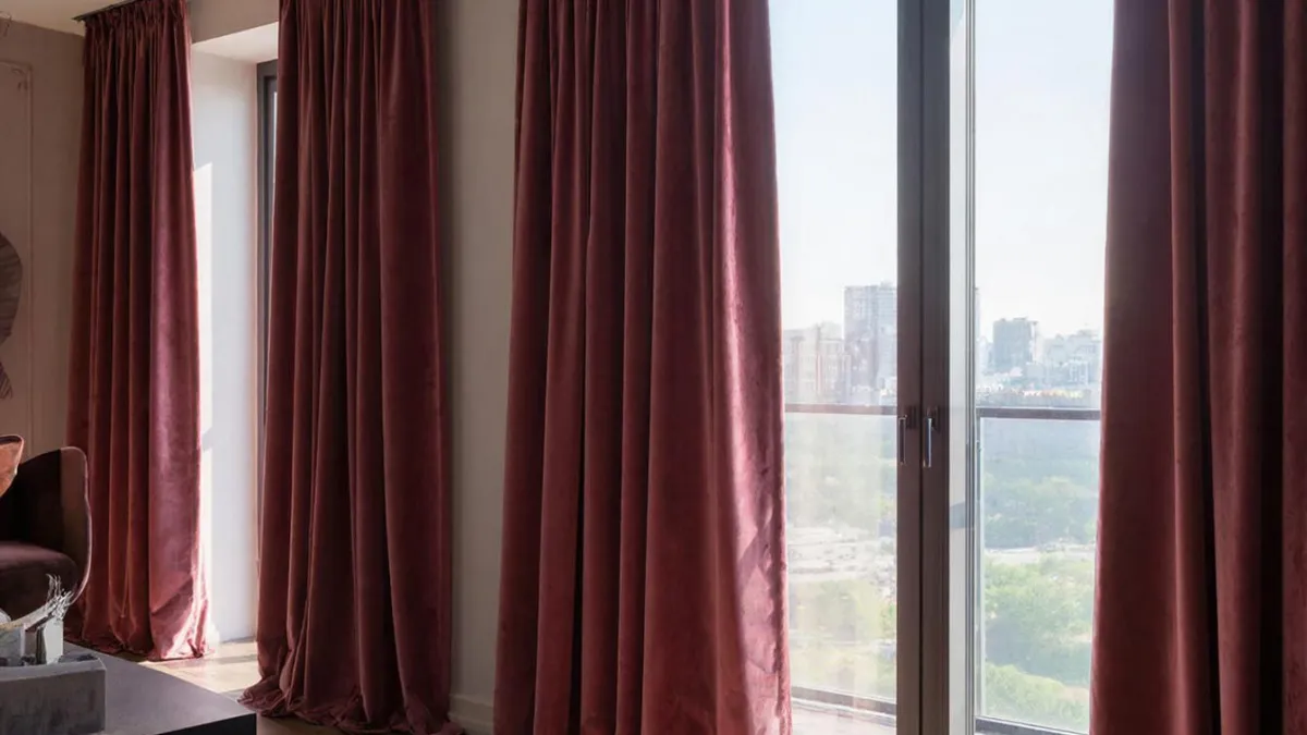 Шторы в прошлом: на смену пришел новый тренд, который делает окна невидимыми