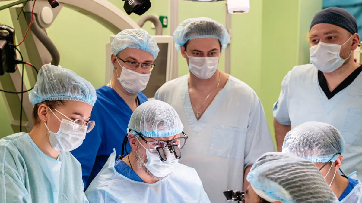 В Москве врачи начали пересаживать руки пациентам после ампутации