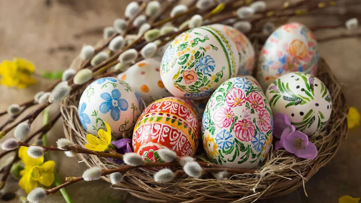 ПЕРЕДЕЛАТЬКрасим яйца на Пасху в «медовый» цвет — получается красивее золота, позавидует даже курочка Ряба