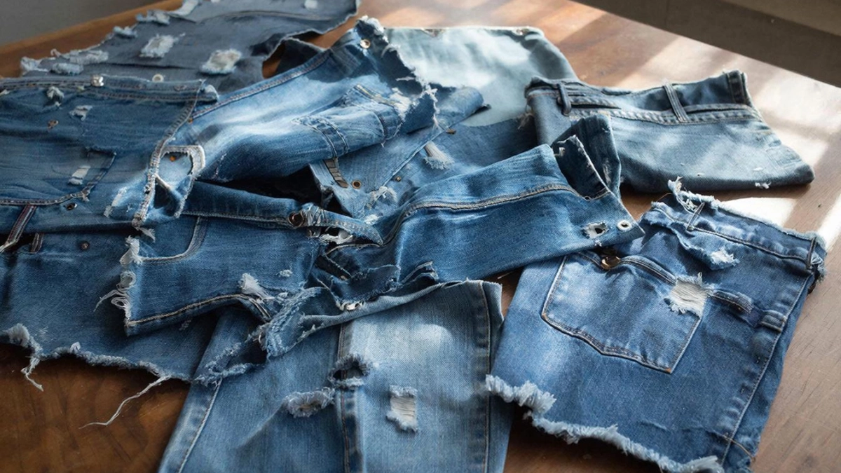 Что сшить из старых джинсов: полезный аксессуар, который и подарить не стыдно