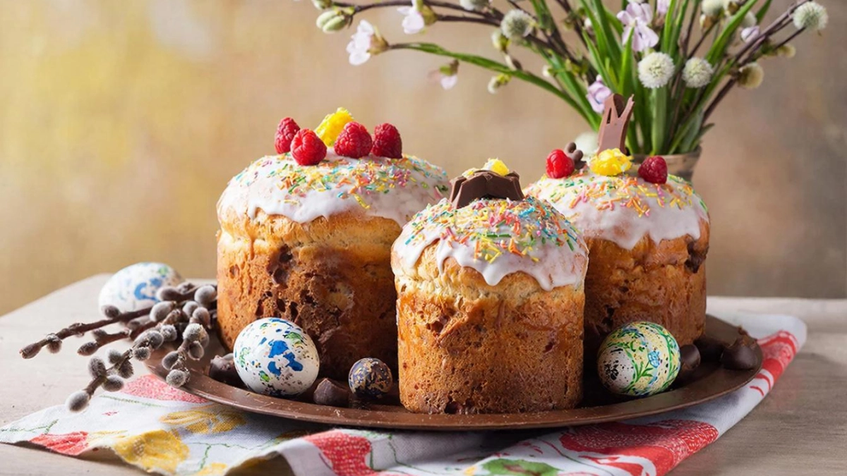 Секрет идеальной верхушки. Глазурь, которая не течет и не липнет, — лучшее украшение для Пасхи