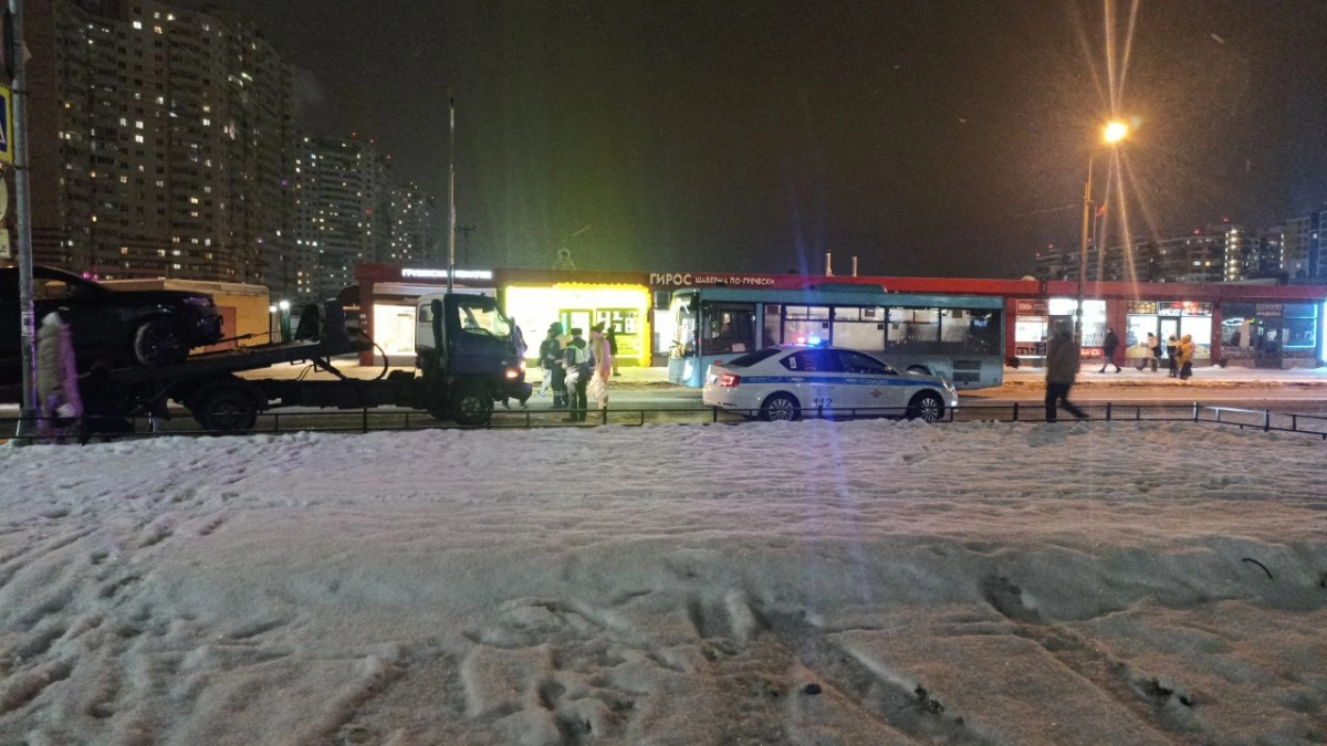 Остановил сотрудник ГИБДД «Сзади пассажир не пристёгнут ремнём, выписывают штраф», кто его будет платить и как вести себя по закону