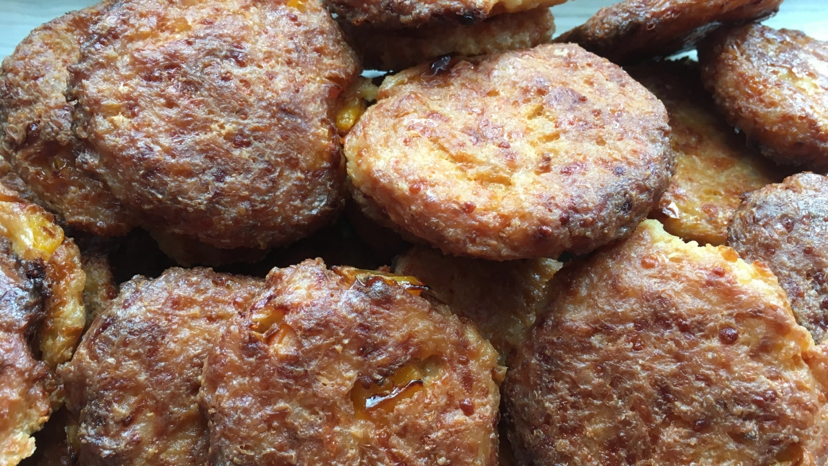 Вот как учат жарить котлеты в советской книге за 1952 г - 3 ценных совета, как у лучших шеф-поваров