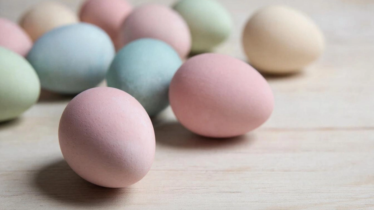 Черные жемчужины на Пасху: красим яйца в бархатистый цвет копеечным способом — соседки со скучными зелеными крашенками точно «в пролете»