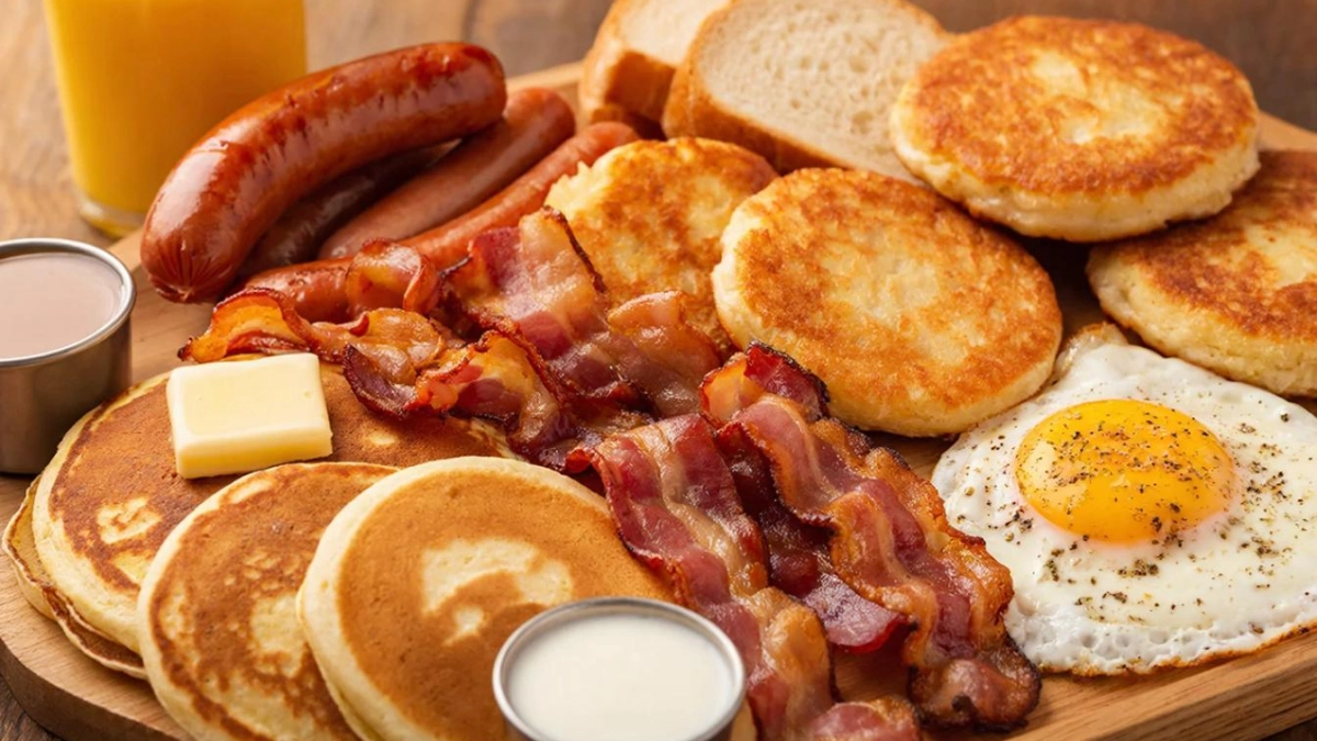 Не ешьте это утром! Эксперты точно назвали самый вредный завтрак, который бьет по организму сильнее жирной яичницы