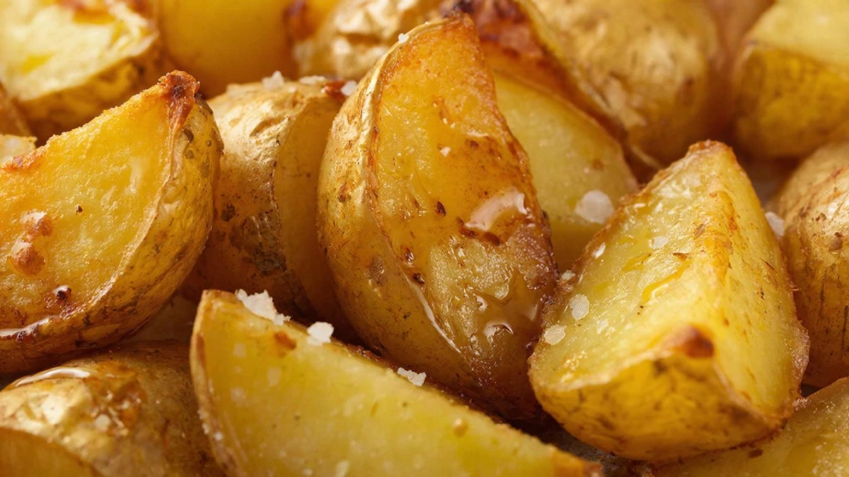 Зачем перед жаркой ошпаривают картошку кипятком? Лайфхак про который знают только профи