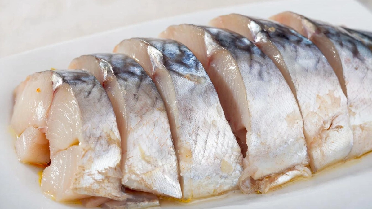Как засолить скумбрию дома: простой рецепт вкусной рыбы — стоит попробовать всем