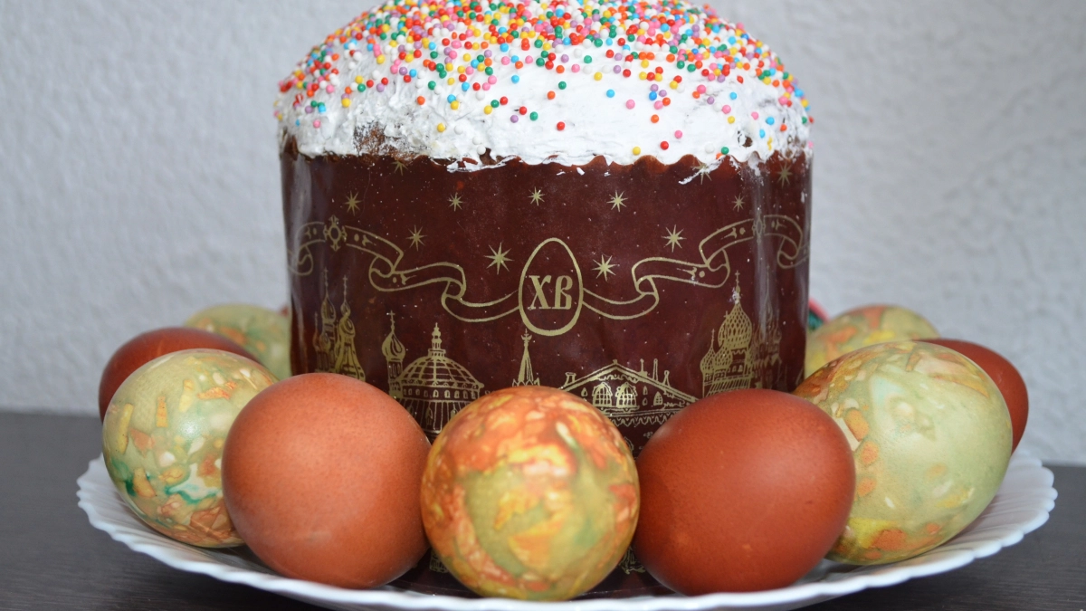 Больше никаких капризных дрожжей: этот кулич на воде и муке получается пышнее сдобного и тает во рту