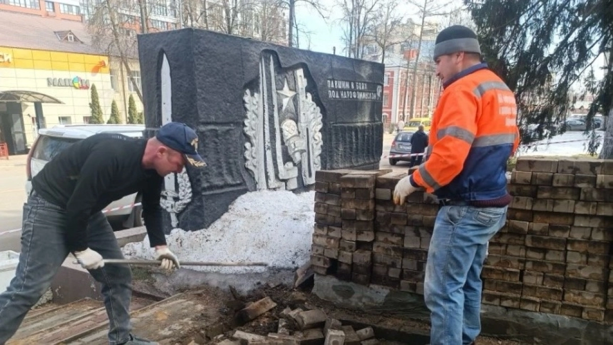 В Наро‑Фоминске приводят в порядок мемориалы перед майскими праздниками и столетием города