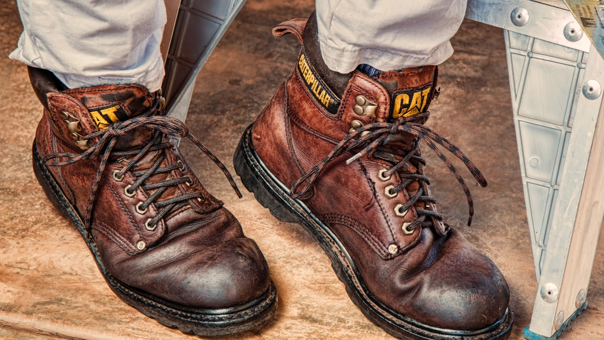 Натираю кожаную обувь 1 средством - лужи и грязь нипочем: сапоги всегда сухие и блестят