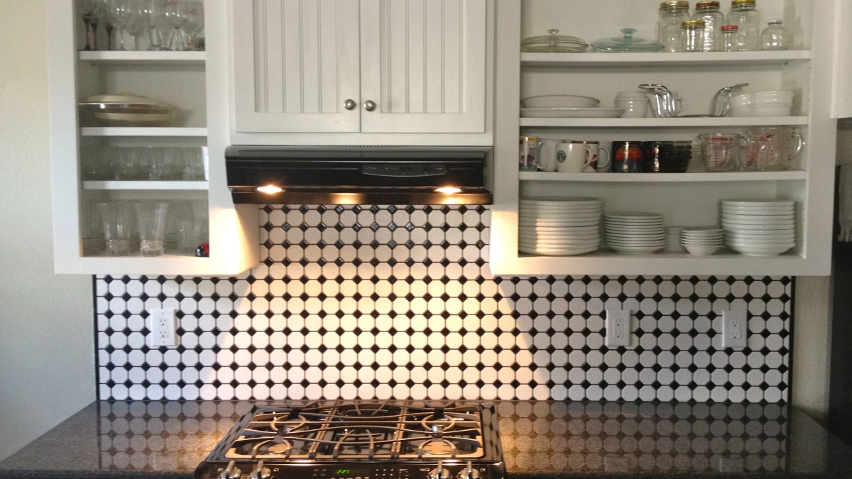 Стекло сияет, как в магазине: ни жира, ни старого нагара — способ, который работает на все 100 %