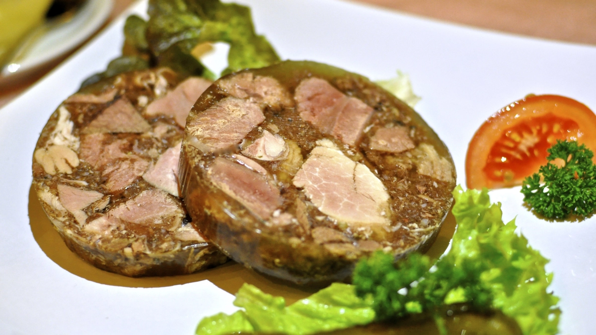 Что нельзя класть в холодец ни при каких обстоятельствах... Испортите всё блюдо в момент