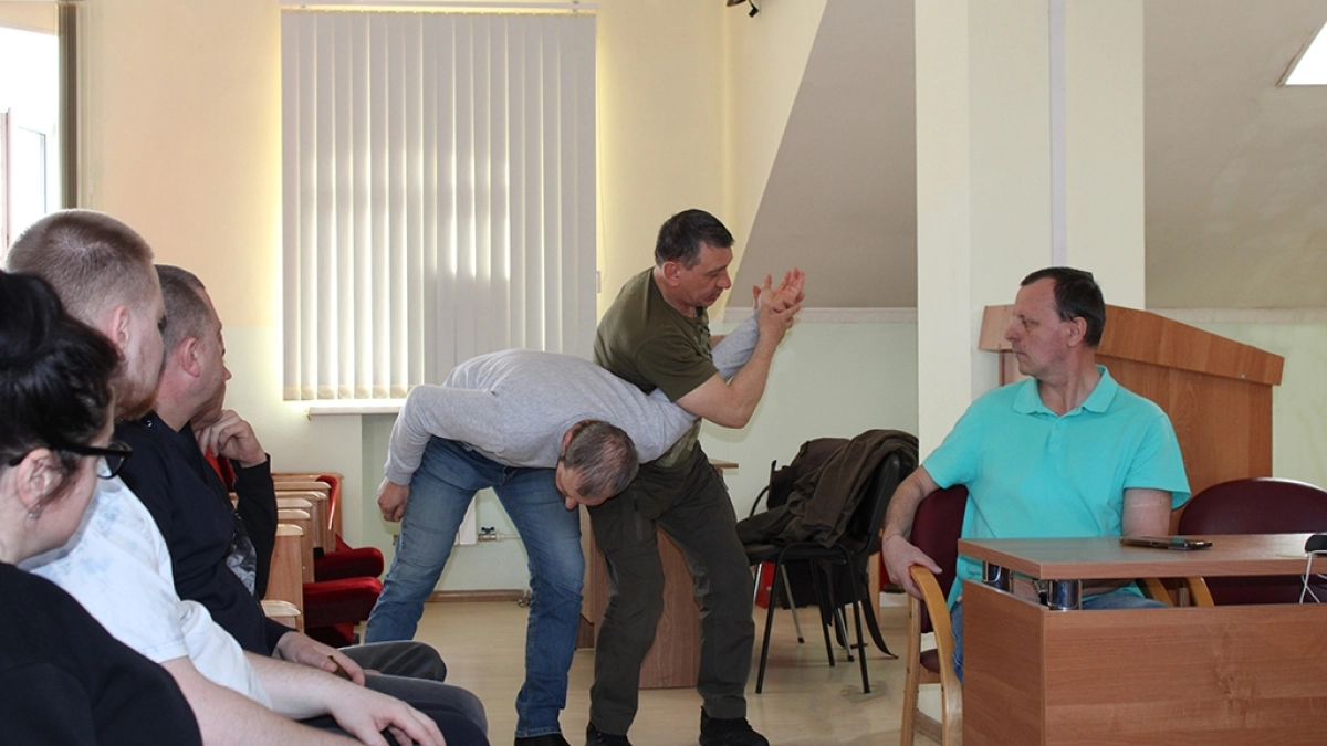 В Наро-Фоминском округе полицейские обучили народных дружинников