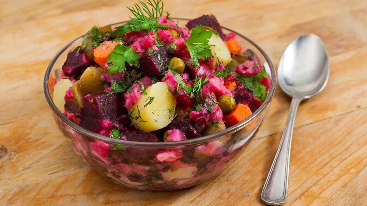 Как улучшить винегрет: 3 хитрости от шеф-поваров - и особенно вкусный салат, за уши не оттянешь. Все подруги теперь так готовят