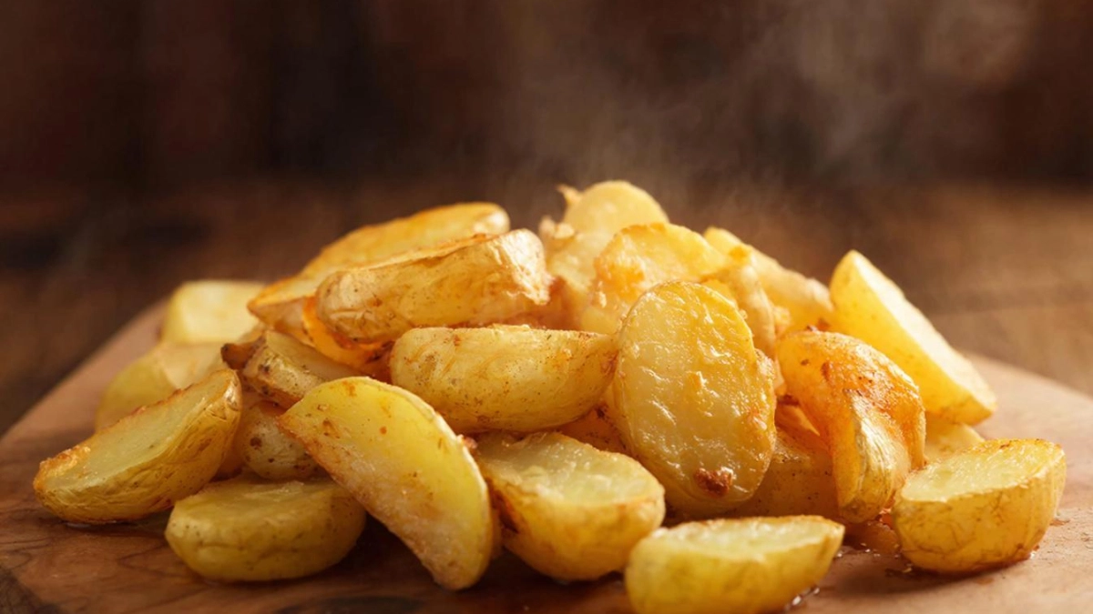 Зачем перед жаркой ошпаривают картошку кипятком? Хитрость про которую знают только профессионалы