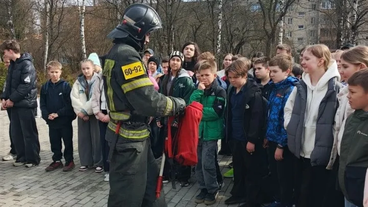 В Наро-Фоминском городском округе сотрудники МЧС провели уроки пожарной безопасности