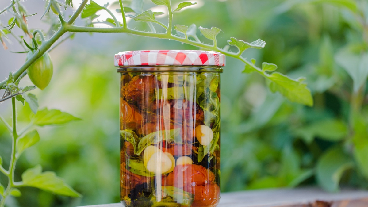 Крышки от закаток берегу пуще золота: 4 полезных идеи — возьмите на заметку