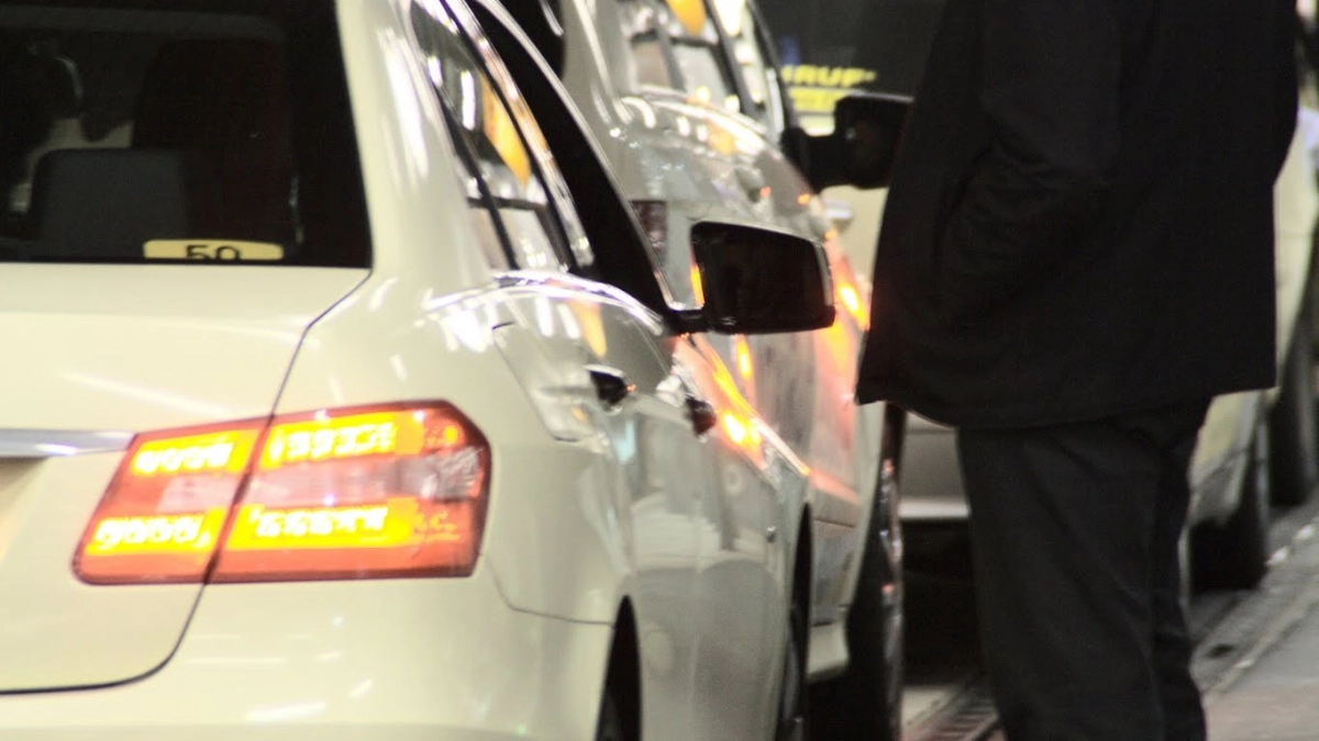 Заглушил двигатель - попал под штраф: новое правило дорожного движения, которое может довести до абсурда