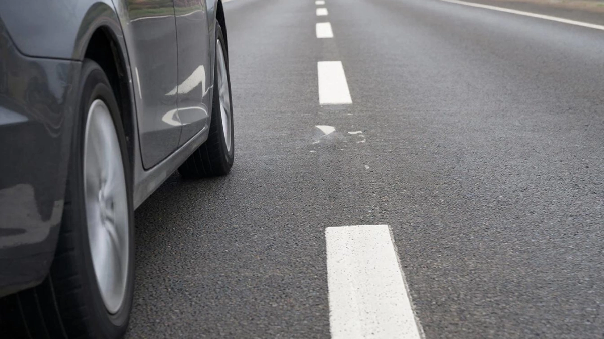 Верховный суд постановил: Можно ли завершить обгон с пересечением сплошной линии справа?