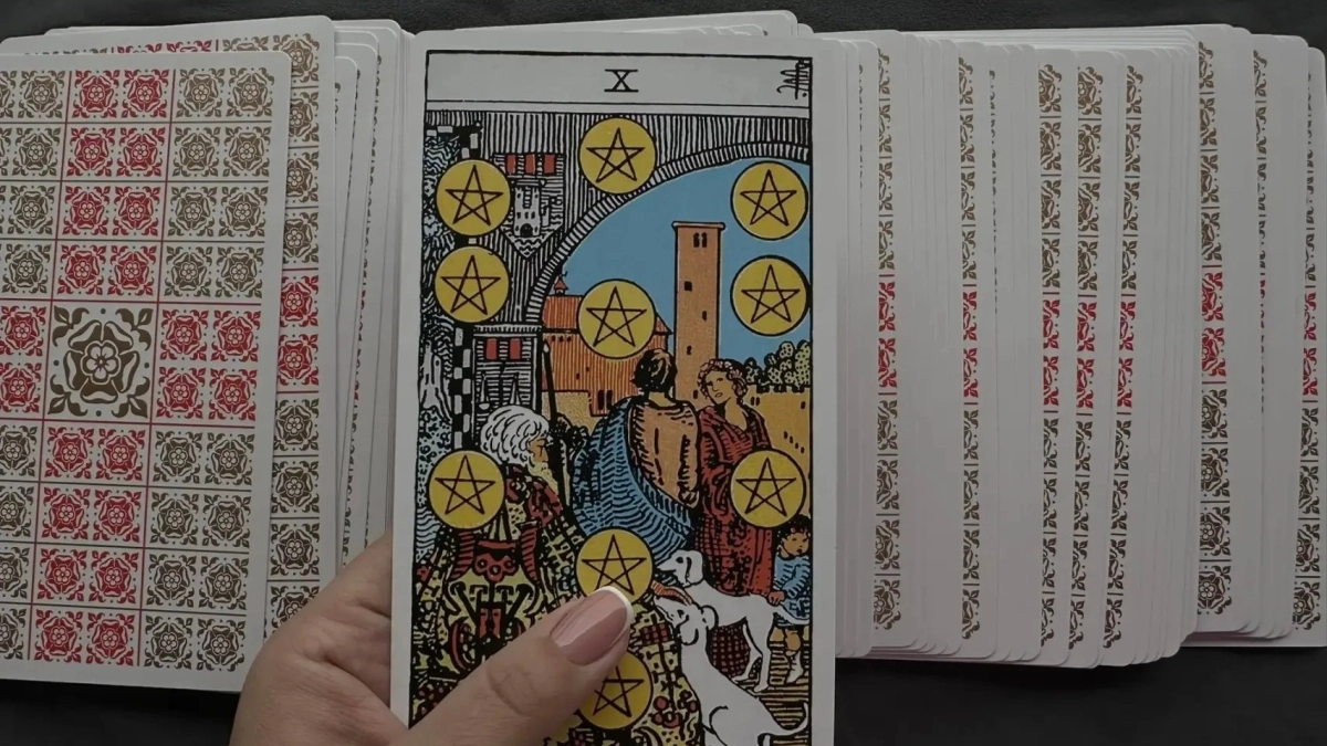 В Наро-Фоминске задержали двух женщин, похитивших у пенсионерки более 8 миллионов рублей под видом эзотерических услуг