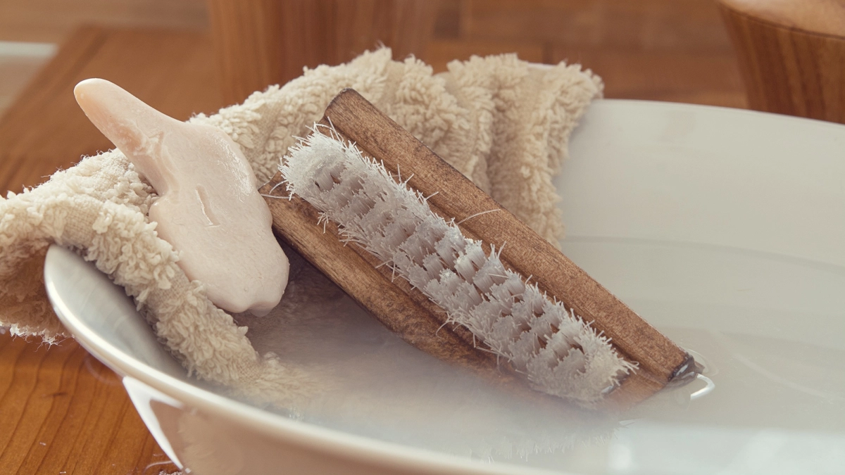 Никогда не выливаю воду из-под хозяйственного мыла — поливаю ими грядки: совет для садоводов на миллион