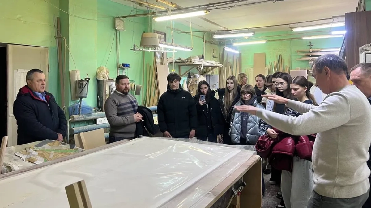 В Наро-Фоминском округе девятиклассники посетили цеха компании РТС “СТРОЙ”