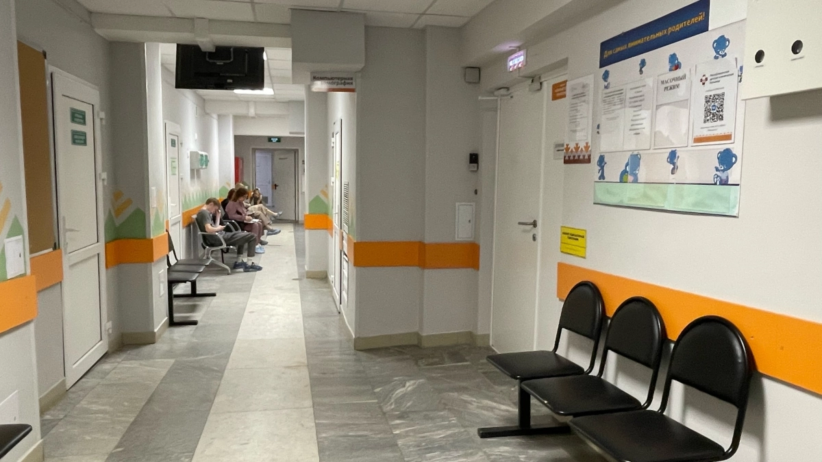 В Москве хирурги спасли зрение подростка после травмы проволокой