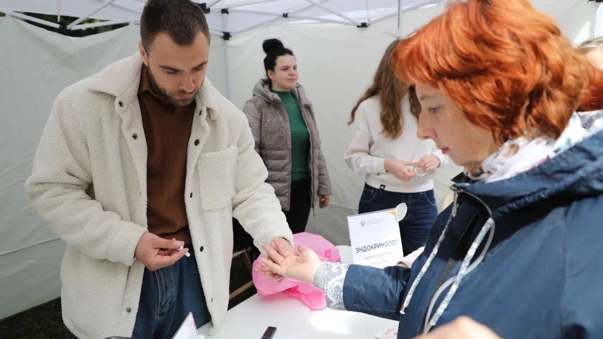 В Центральном парке Наро-Фоминска работал медицинский городок с бесплатными консультациями врачей