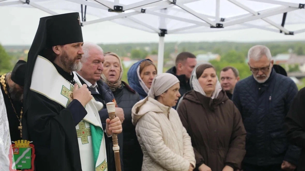 В Наро-Фоминске освятили место под возведение временной церкви в парке Победы