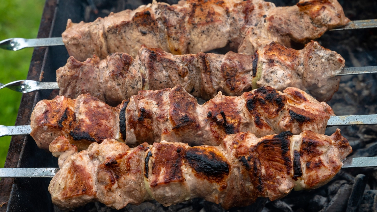 Такого мяса вы ещё не пробовали: В 100 раз вкуснее и полезнее шашлыка - рецепт "По-кремлёвски"