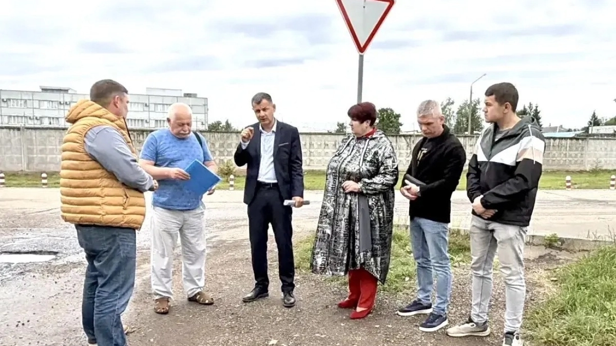 Власти Наро-Фоминска обсудили с жителями благоустройство двора на Шибанкова