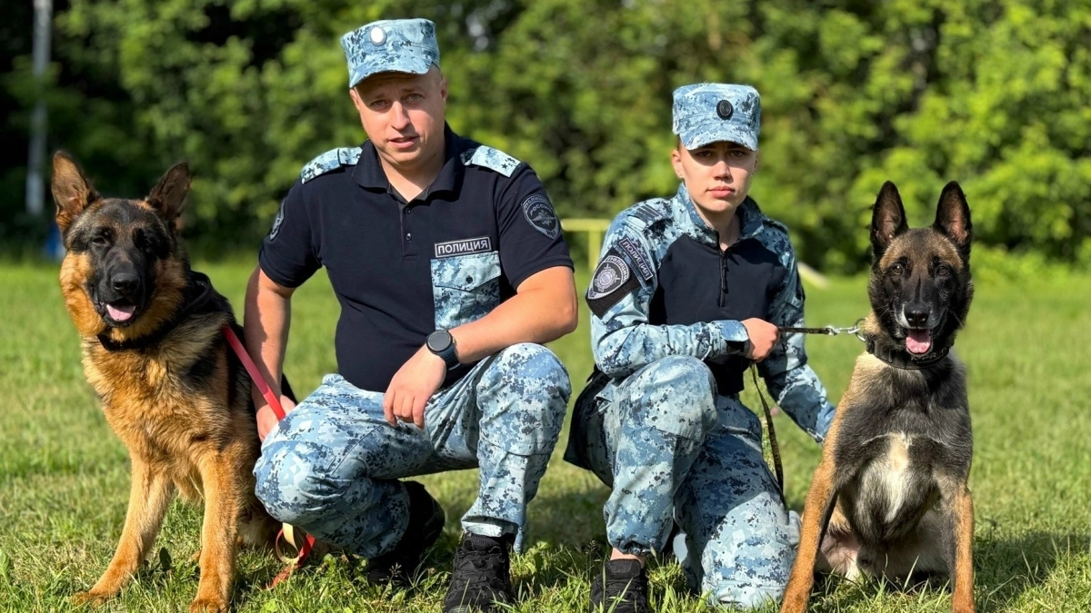 Подмосковные кинологи поздравили коллег с профессиональным праздником