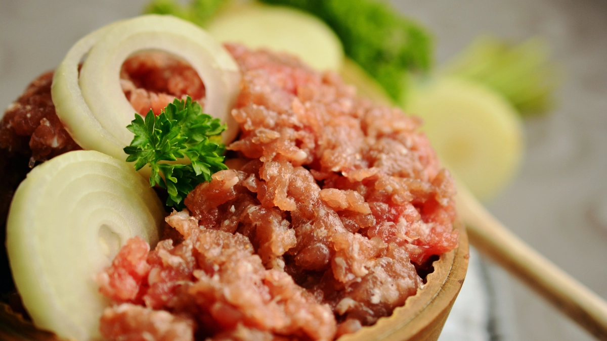 Добавляю в фарш кефир: готовлю вкусноту на ужин — сочнее и проще котлет, все подруги теперь делают так